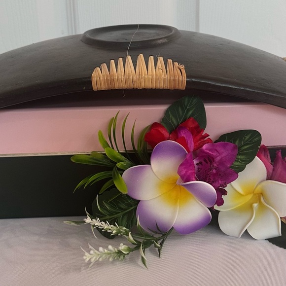 DECOR ~ Curved Decorative Plate with Bamboo Weaving & Golden Mosaic Inlay - Picture 3 of 8